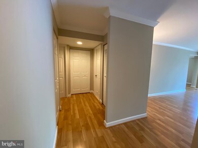 3115 Buccaneer Ct unit 201, Fairfax, VA 22031 - photo 2