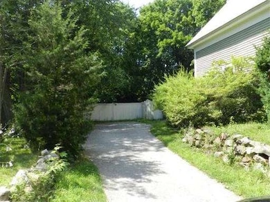 52 Pleasant St, Hanover, MA 02339 - photo 4