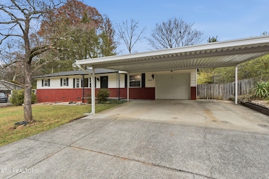 5716 Scenichills Rd, Knoxville, TN 37912 - photo 3