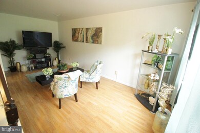 9771 Hagel Cir unit E, Lorton, VA 22079 - photo 5