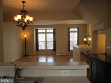 9116 Kelford Ct, Lorton, VA 22079 - photo 7