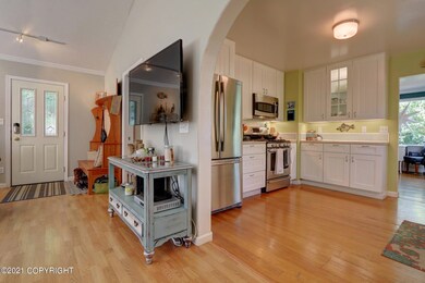 Kitchen/Entry