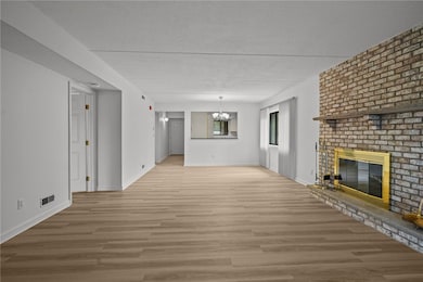 650 E Greenwich Ave unit 6-101, West Warwick, RI 02893 - photo 4