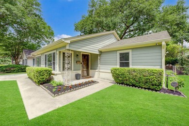 1718 Gardenia Dr, Houston, TX 77018 - photo 2