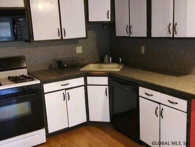 13 Catherine St, Albany, NY 12202 - photo 2