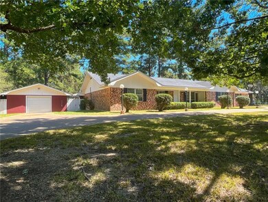 207 Holiday Cir, Pineville, LA 71360 - photo 2