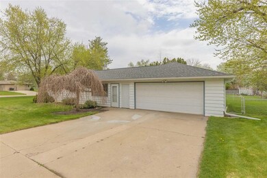 4110 Rownd St, Cedar Falls, IA 50613 - photo 4