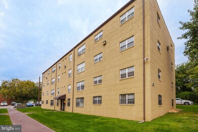 210 43rd Rd NE unit 303, Washington, DC 20019 - photo 3