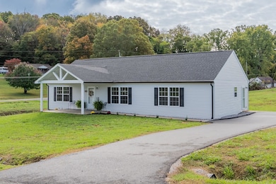 128 Long Meadows Ln, Max Meadows, VA 24360 - photo 2