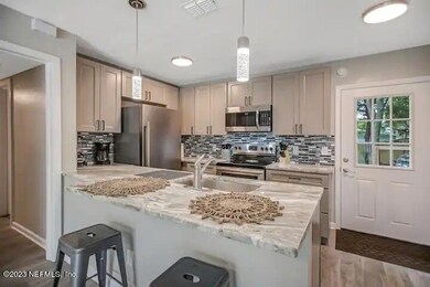 6413 Burgundy Rd S, Jacksonville, FL 32210 - photo 4