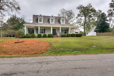 225 Thurmond St, Edgefield, SC 29824 - photo 4