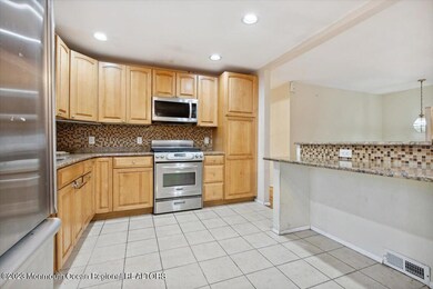 06-26 Willow Grove Way, Manalapan, NJ_10