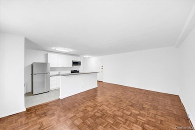 2630 Kingsbridge Terrace unit 2R, Bronx, NY 10463 - photo 2