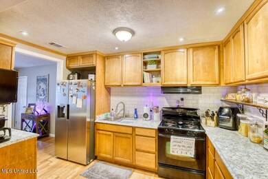 7305DenverDr-15