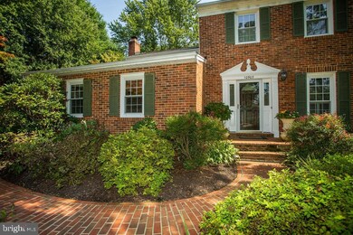 10903 Equestrian Ct, Reston, VA 20190 - photo 2