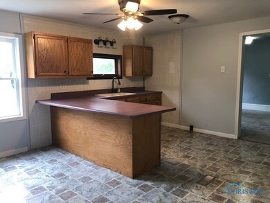 Spacious eat-in Kitchen with new hardware