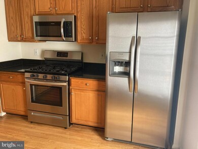 13071 Woodcutter Cir, Germantown, MD 20876 - photo 5