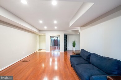 101 Skyhill Rd unit 102, Alexandria, VA 22314 - photo 5