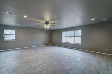 40203 Garretts Lake Rd, Shawnee, OK 74804 - photo 3