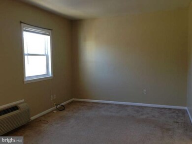 22330 Chancellors Run Rd unit H, Great Mills, MD 20634 - photo 2