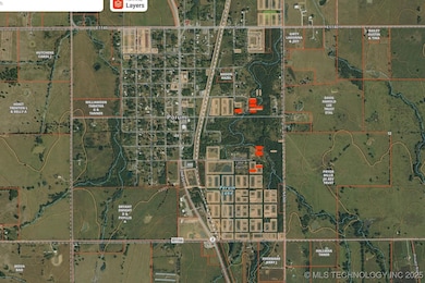 1976 Apache St, Porum, OK 74455 - photo 7