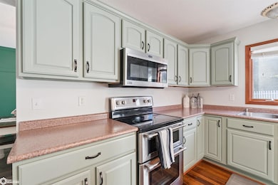 503 Thunderbird Dr, Marshalltown, IA 50158 - photo 4