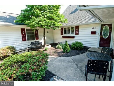 61 Spinythorn Rd, Levittown, PA 19056 - photo 2