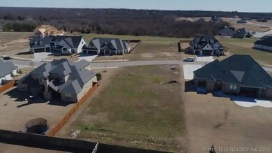 Surrounded by gorgeous homes! Cul de sac to the le