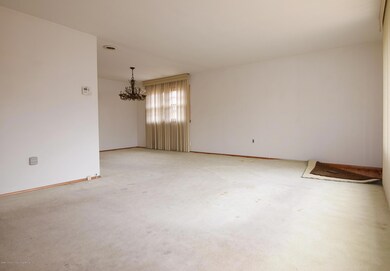 (7) Living Room and Dining Room with Har