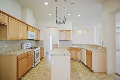 519 Chandler Ct, Livingston, CA 95334 - photo 6