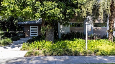 79 Shore Dr W, Miami, FL 33133 - photo 2