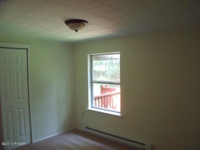 833 Redstart Ct, Lackawaxen Township, PA 18428 - photo 2