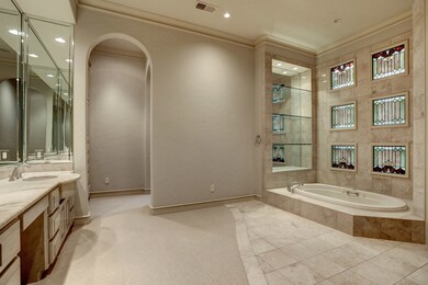 3 Lazy Wood Ln, Houston, TX 77024 - photo 4