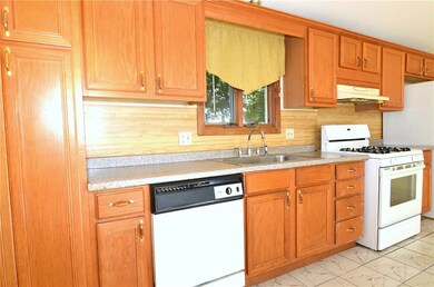 40 Ophelia St, Providence, RI 02909 - photo 4