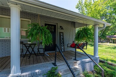 914 N 4th St, Paris, AR 72855 - photo 4