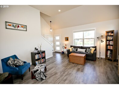 913 Hamilton St, Springfield, OR 97477 - photo 7