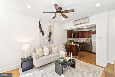 525 Fitzwater St unit 4, Philadelphia, PA 19147 - photo 2