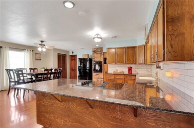 1403 Webre St, Vinton, LA 70668 - photo 6