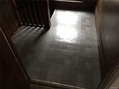 Entry upper unit