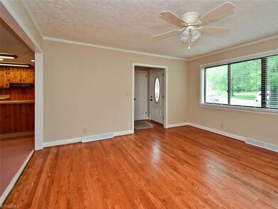 203 Ridge St, Asheboro, NC 27205 - photo 2