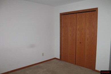 221 Maverick Dr, Mankato, MN 56001 - photo 6