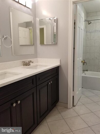 8440 Chapelwood Ct, Annandale, VA 22003 - photo 3