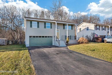 11 Holly Blvd, Schenectady, NY 12302 - photo 2