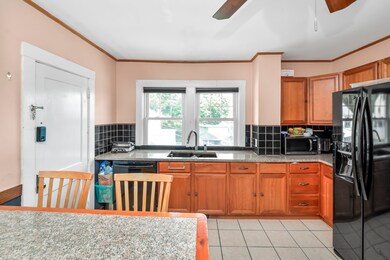 404 Mount Auburn St unit 2, Watertown, MA 02472 - photo 3