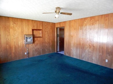 209 S Rice St 002
