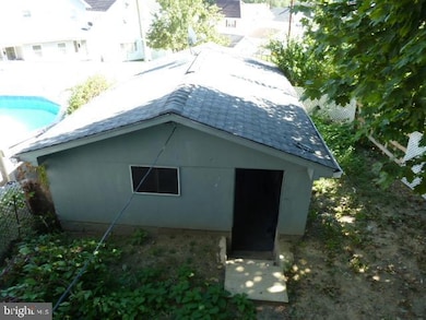 9 Thomas St, Nanticoke, PA 18634 - photo 3