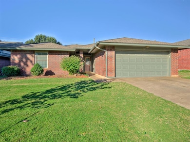 301 Bradgate Dr, Yukon, OK 73099 - photo 4
