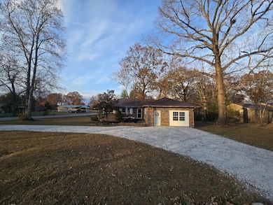 1203 Edgewood Dr, Manchester, TN 37355 - photo 2