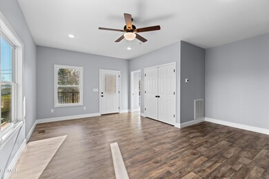 007-2319IslandBoulevard-Sevierville-TN-3