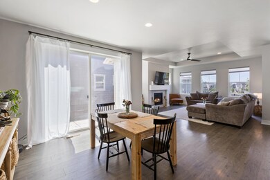7 Dining & Living